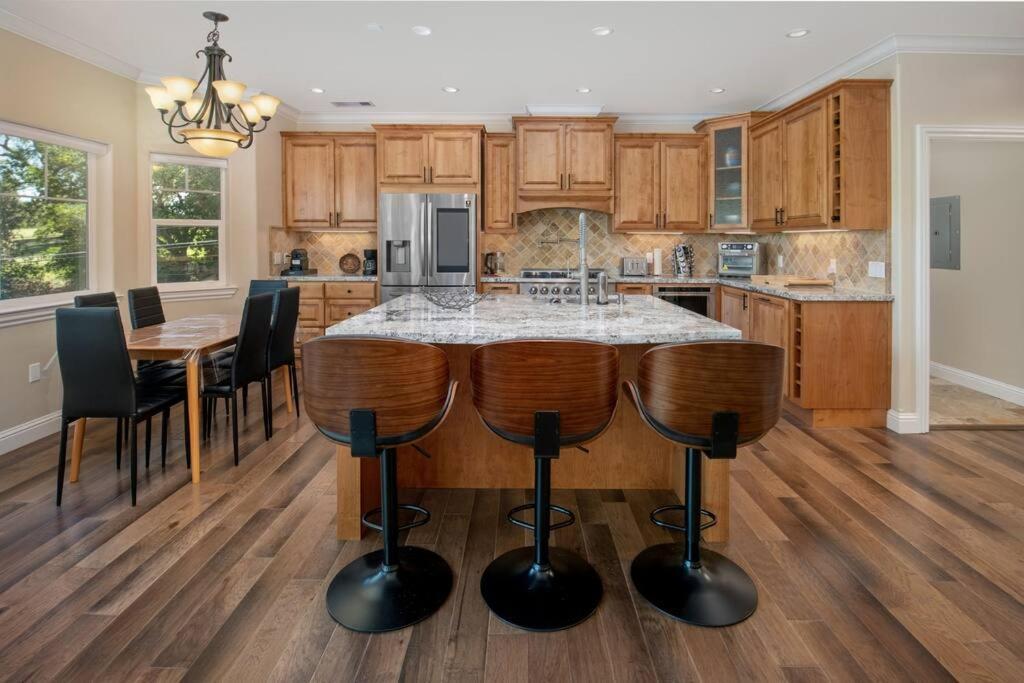 New Luxury Lake House In Pine Mountain Lake Close To Yosemite! Perfect For All Seasons! Great For Retreats, Getaways, Celebrations, And More! グローヴランド エクステリア 写真