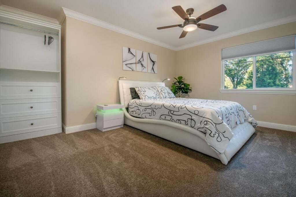 New Luxury Lake House In Pine Mountain Lake Close To Yosemite! Perfect For All Seasons! Great For Retreats, Getaways, Celebrations, And More! グローヴランド エクステリア 写真