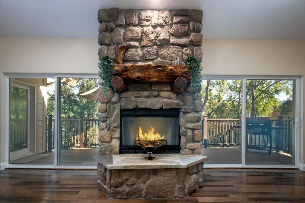 New Luxury Lake House In Pine Mountain Lake Close To Yosemite! Perfect For All Seasons! Great For Retreats, Getaways, Celebrations, And More! グローヴランド エクステリア 写真