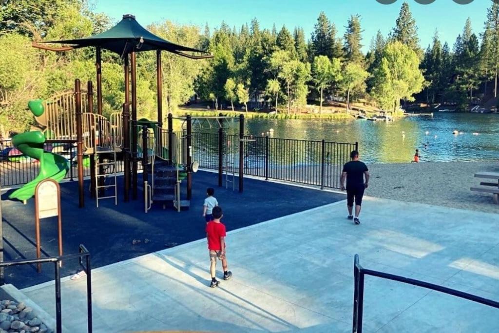 New Luxury Lake House In Pine Mountain Lake Close To Yosemite! Perfect For All Seasons! Great For Retreats, Getaways, Celebrations, And More! グローヴランド エクステリア 写真