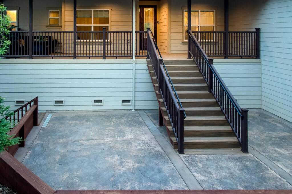 New Luxury Lake House In Pine Mountain Lake Close To Yosemite! Perfect For All Seasons! Great For Retreats, Getaways, Celebrations, And More! グローヴランド エクステリア 写真