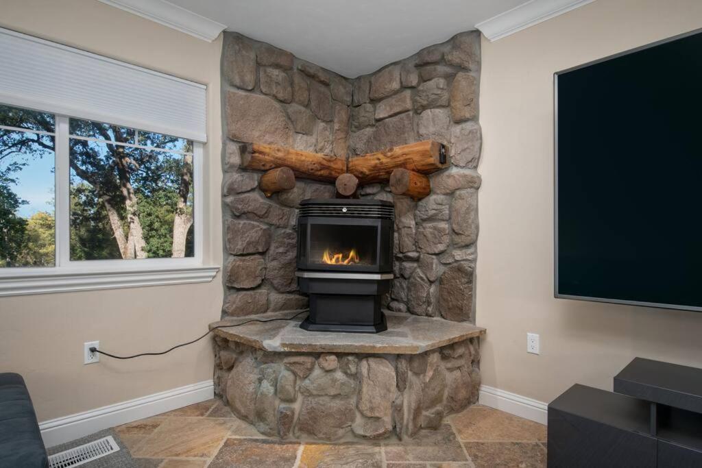 New Luxury Lake House In Pine Mountain Lake Close To Yosemite! Perfect For All Seasons! Great For Retreats, Getaways, Celebrations, And More! グローヴランド エクステリア 写真