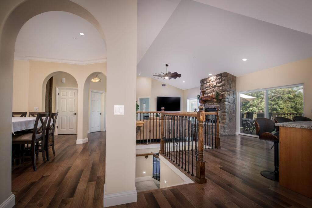 New Luxury Lake House In Pine Mountain Lake Close To Yosemite! Perfect For All Seasons! Great For Retreats, Getaways, Celebrations, And More! グローヴランド エクステリア 写真