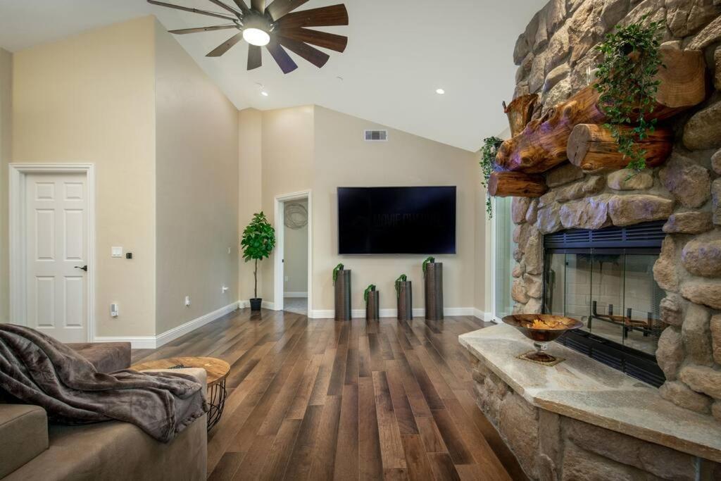 New Luxury Lake House In Pine Mountain Lake Close To Yosemite! Perfect For All Seasons! Great For Retreats, Getaways, Celebrations, And More! グローヴランド エクステリア 写真